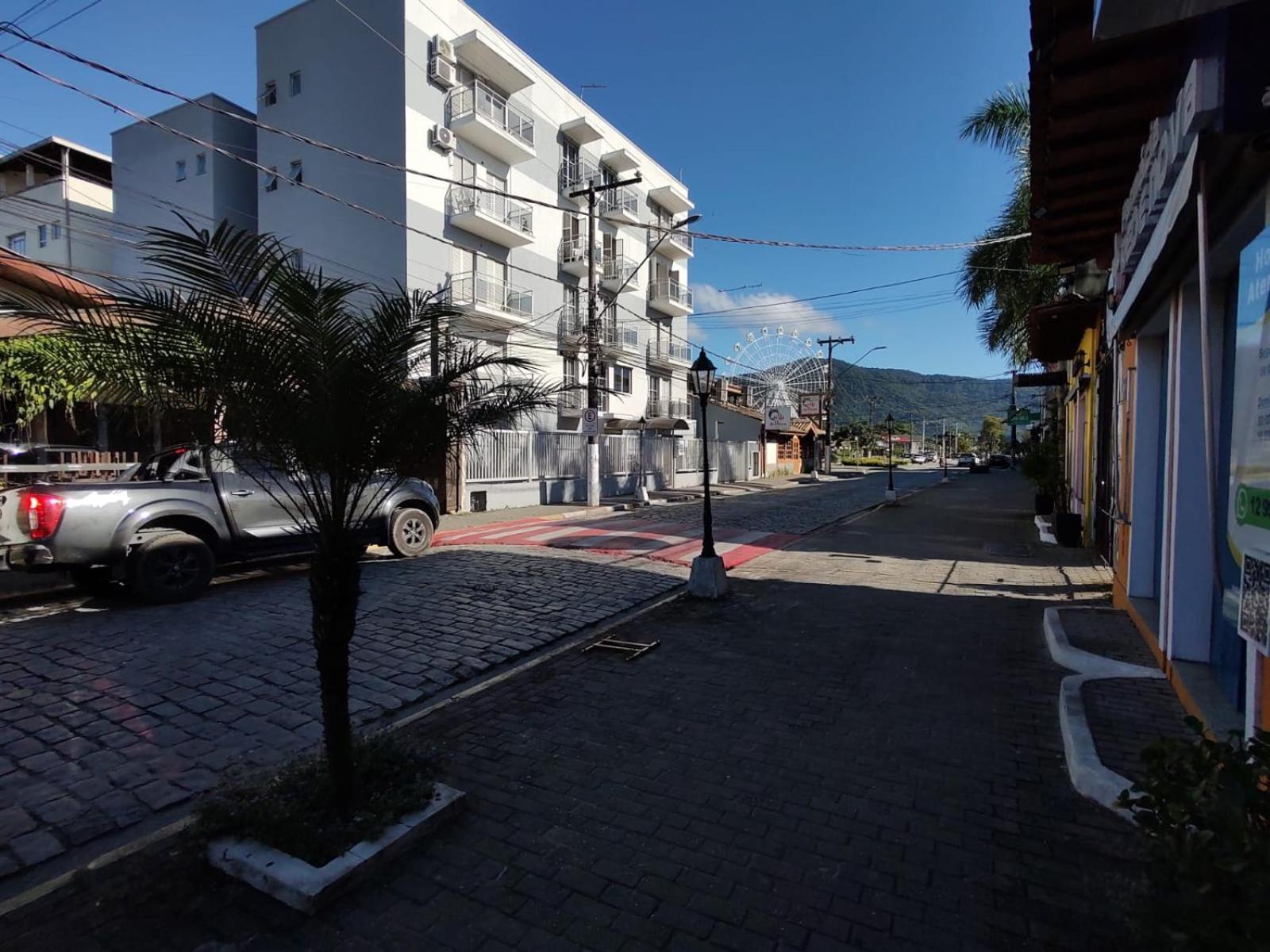 Agito E Sossego Na Rua Mais Charmosa De Ubatuba Pelo Google Kültér fotó